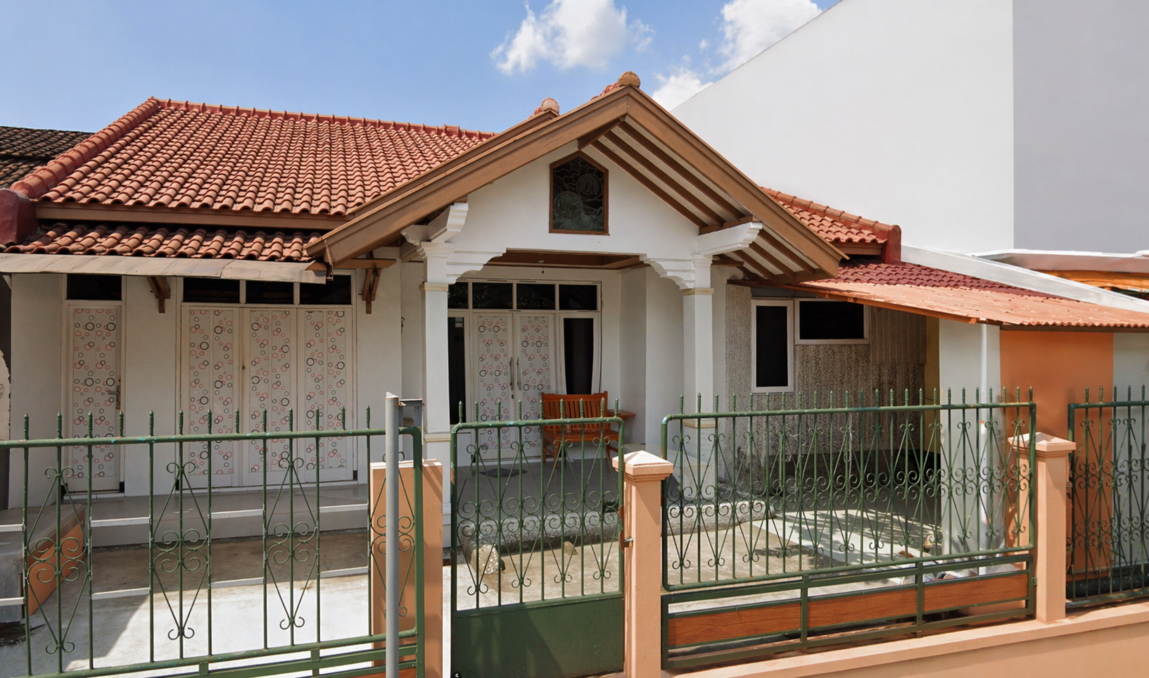 She Guest House